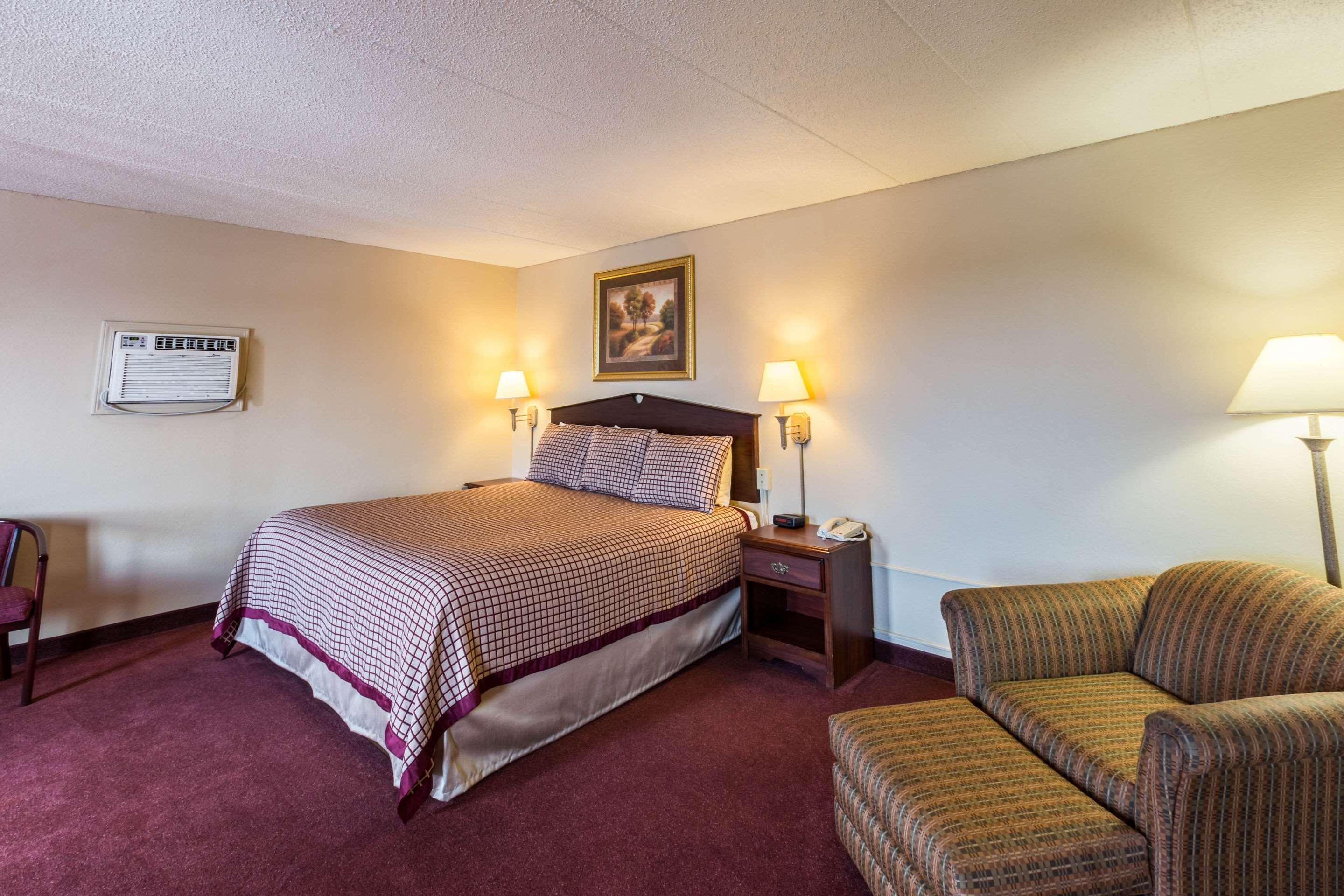 Rodeway Inn Norfolk Exteriér fotografie
